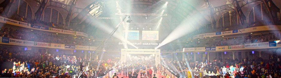 BMW Franfkurt Marathon Zieleinlauf 2012 Frankfurt Festhalle Lichtdesign 3 SANDBURG event