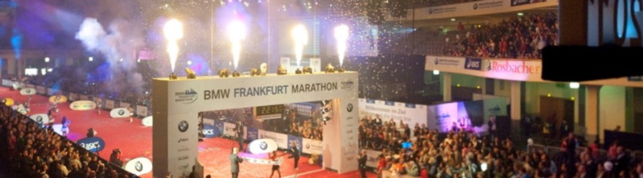 SANDBURG Was zum staunen Ziel BMW Frankfurt Marathon Pyrotechnik Effekte 